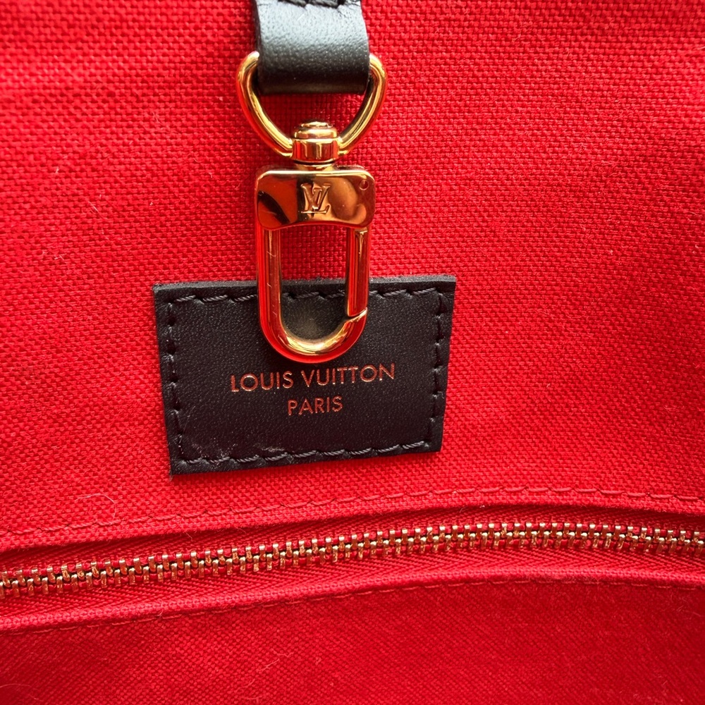 Louis Vuitton Onthego GM Monogram Giant/ Monogram Reverse Canvas Tote - Picture 8 of 11